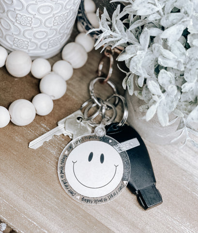 DON'T FORGET TO SMILE TODAY Keychain